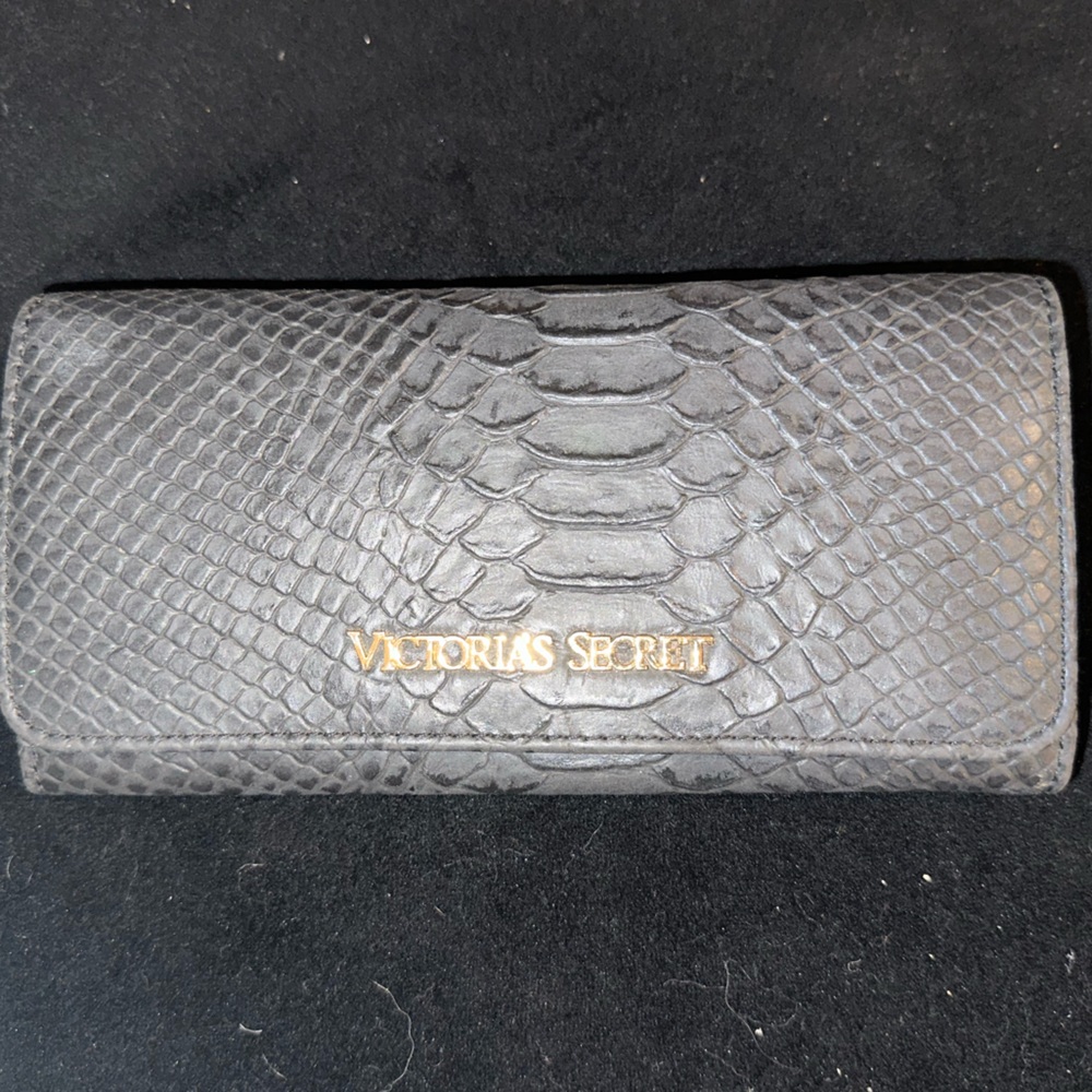 Victoria’s Secret wallet